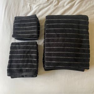 DKNY Black Striped Towel Set